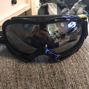 Ski goggles